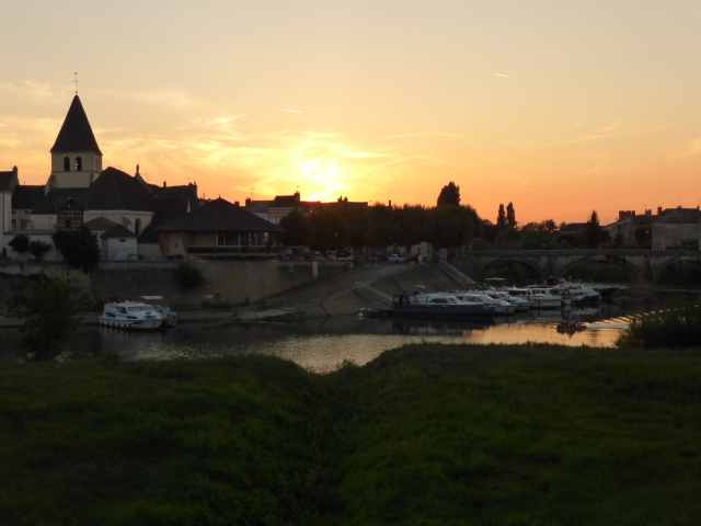 Coucher de soleil à Verdun-sur-le-Doubs