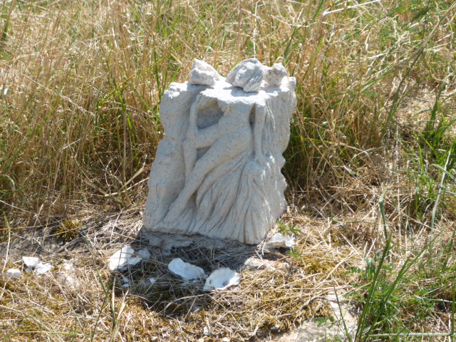 Une sculpture observée le long de la route près de Pagny-le-Château