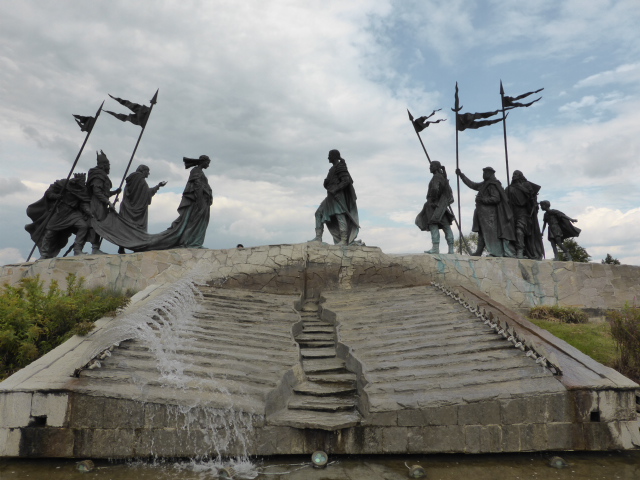 Une magnifique fontaine à Tulln représentant la demande en mariage d'Attila à Kriemhild, selon la Chanson des Nibelungen