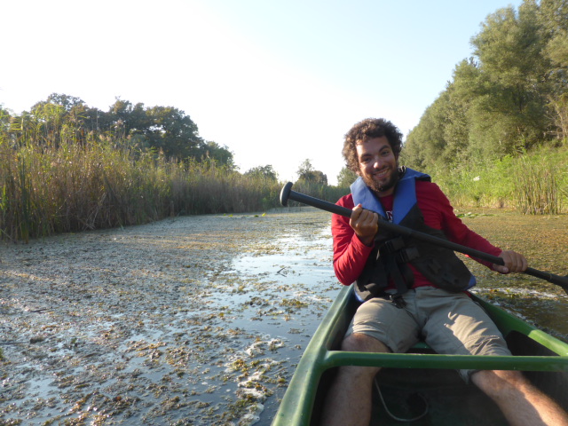 A l'éco-centre de Zlatna Greta, petite virée en canoé sur un canal, en fin de journée. Parce que le vélo c'est pas assez !